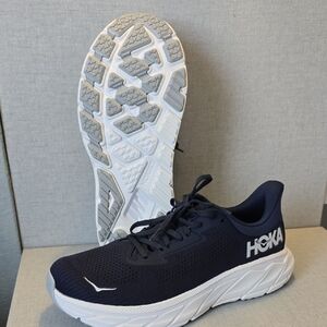 Hoka Blue and White Arahi 7. (m8.5). BRAND NEW!!!